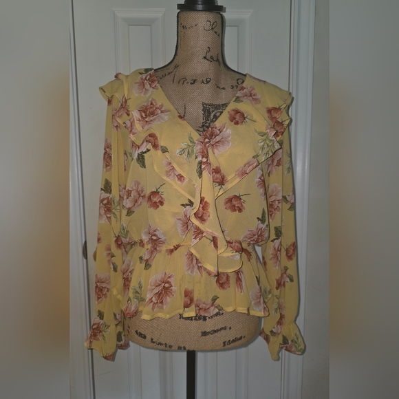 L.I.F.E Tops - 💛 L.I.F.E. Yellow Floral Peplum Blouse 🌺